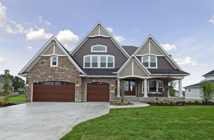 Unveiling the Enigmatic Partnership of Emily Compagno and Peter Reilly ...